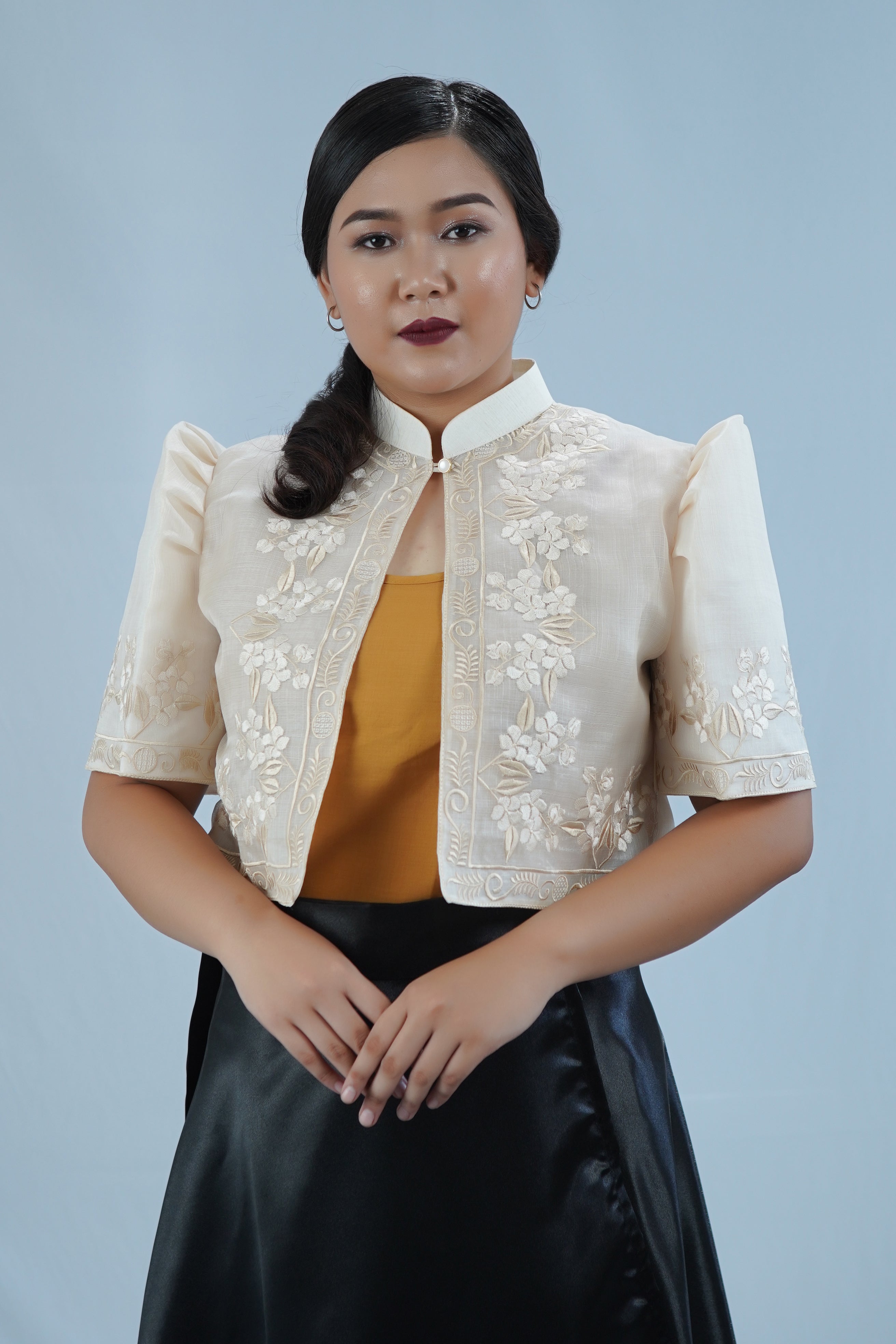 Mestiza Daisy Piña Cocoon