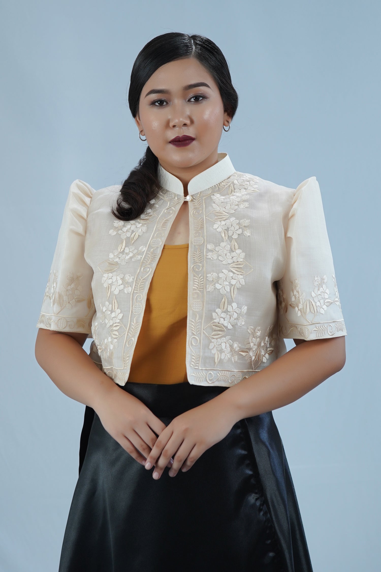 Mestiza Daisy Piña Cocoon